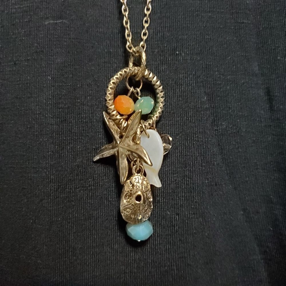 Icing Beach Themed Necklace - Picture 3 of 5